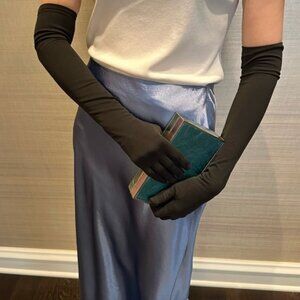 Carolina Amato black evening gloves - have flaws